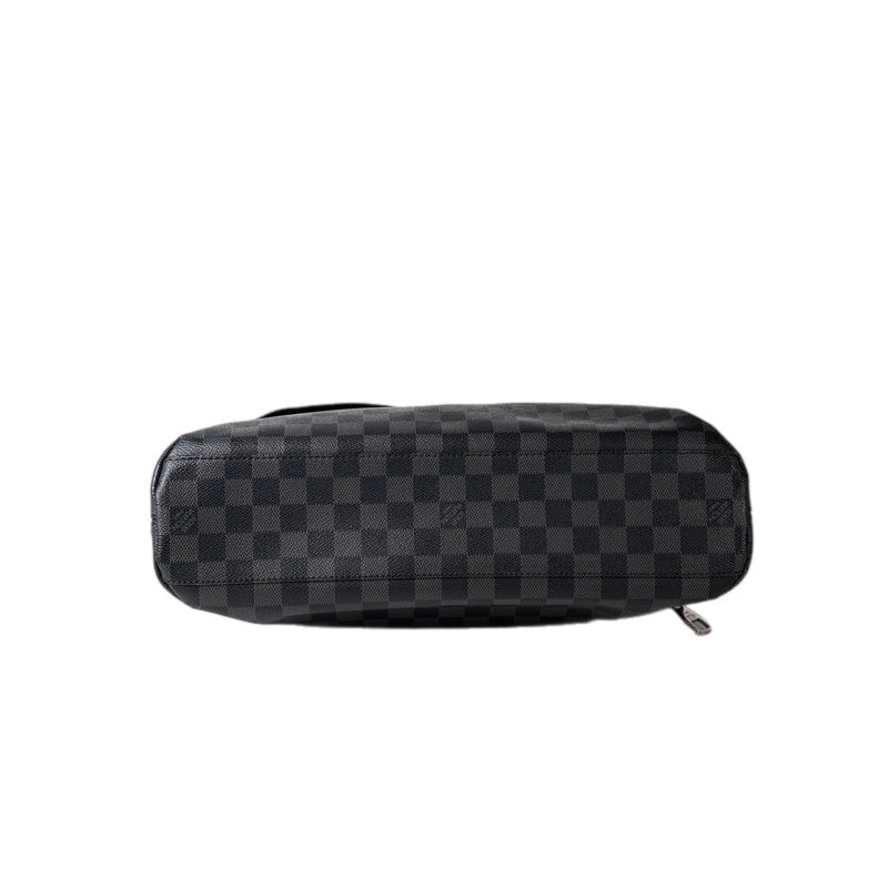 Louis Vuitton Men’s Damier Messenger Bag
