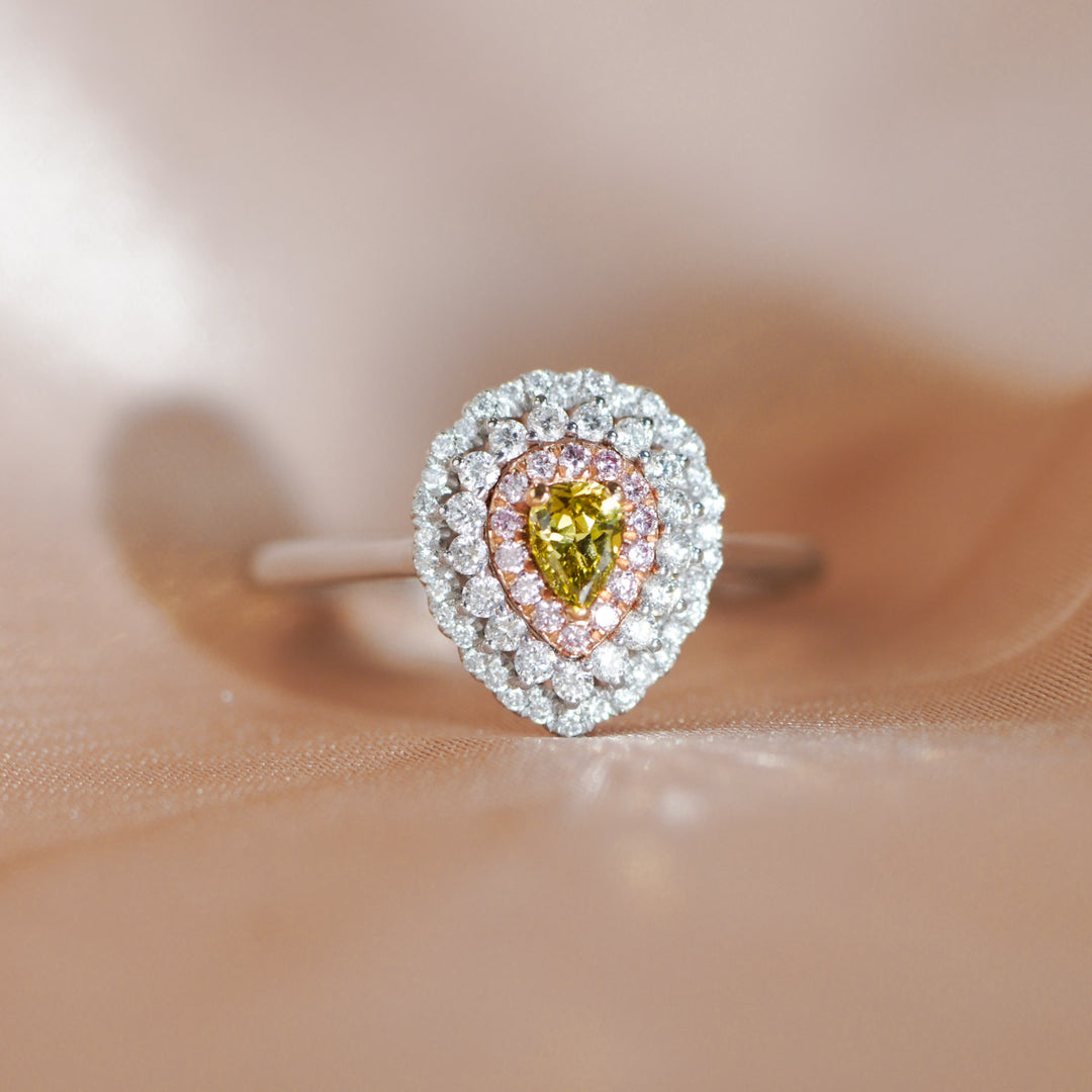 Natural Yellowish Green Diamond Pear Ring 0.19ct, Diamond 0.35ct 18K Gold