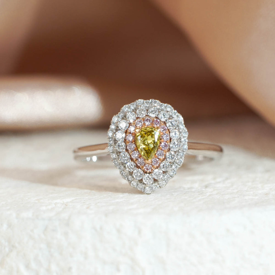 Natural Yellowish Green Diamond Pear Ring 0.19ct, Diamond 0.35ct 18K Gold