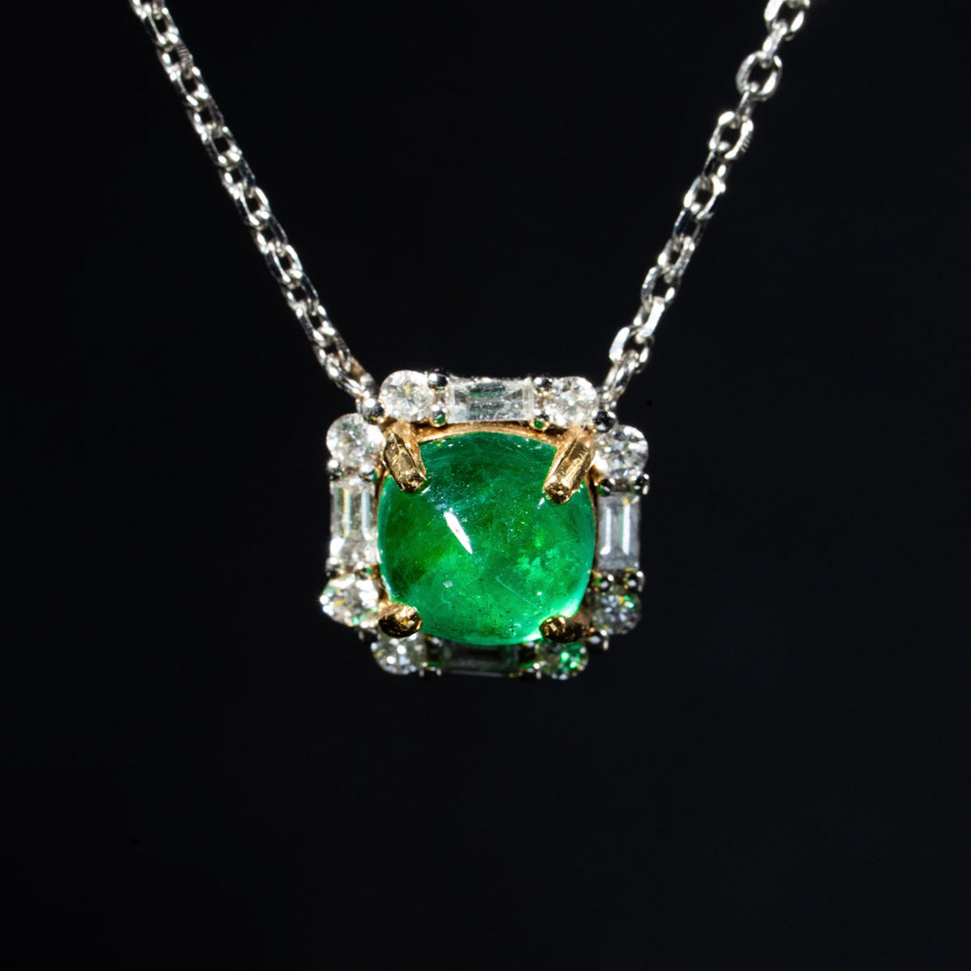 Natural Emerald Sugar-loaf Necklace D1.00ct d0.20ct,18K