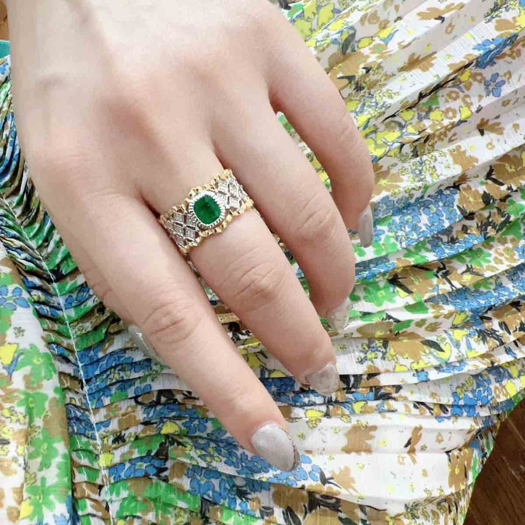 Columbia Emerald Diamond Ring D0.82ct d0.25ct. 18K White/Yellow Gold