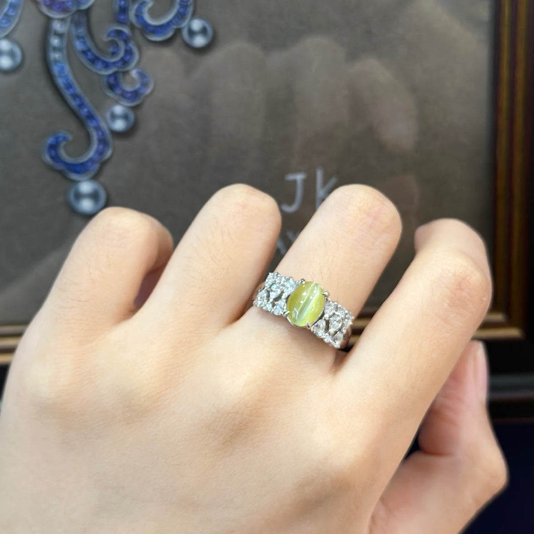 Natural Cat’s Eye Chrysoberyl CabochonDiamond Ring D1.94 d0.67ct PT900