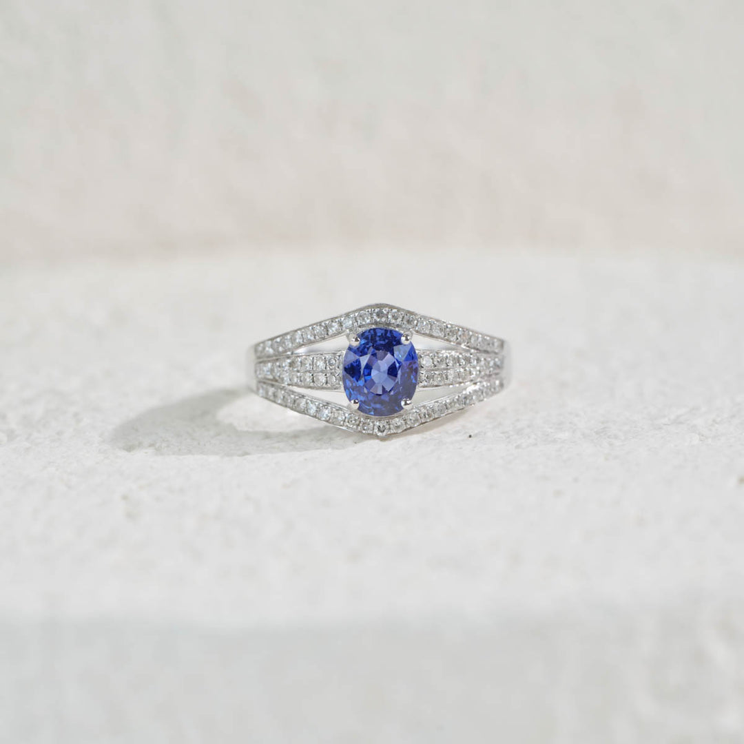 Natural Cornflower Sapphire Diamond Ring D1.56ct d0.34ct. 18K Gold