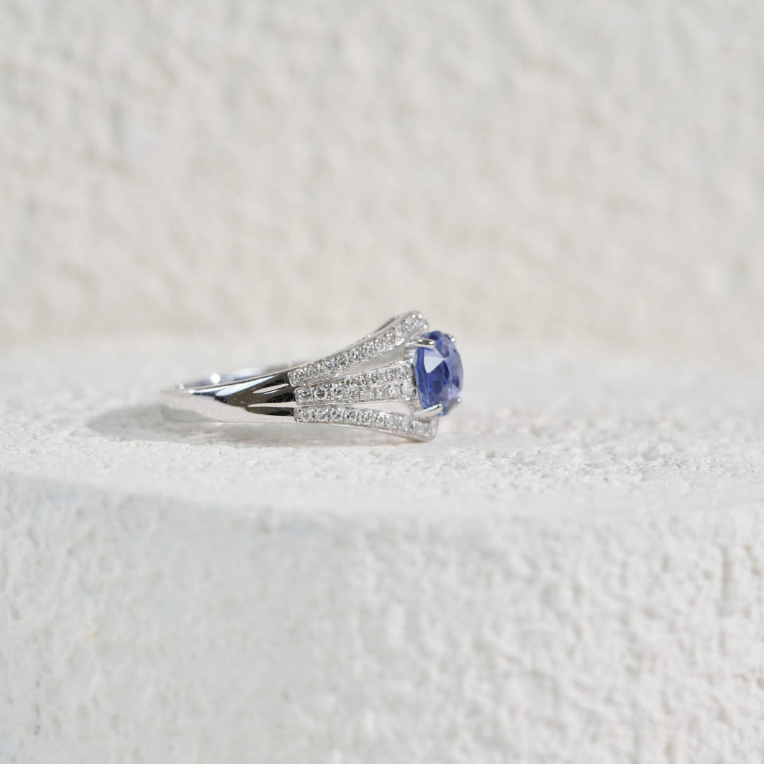 Natural Cornflower Sapphire Diamond Ring D1.56ct d0.34ct. 18K Gold