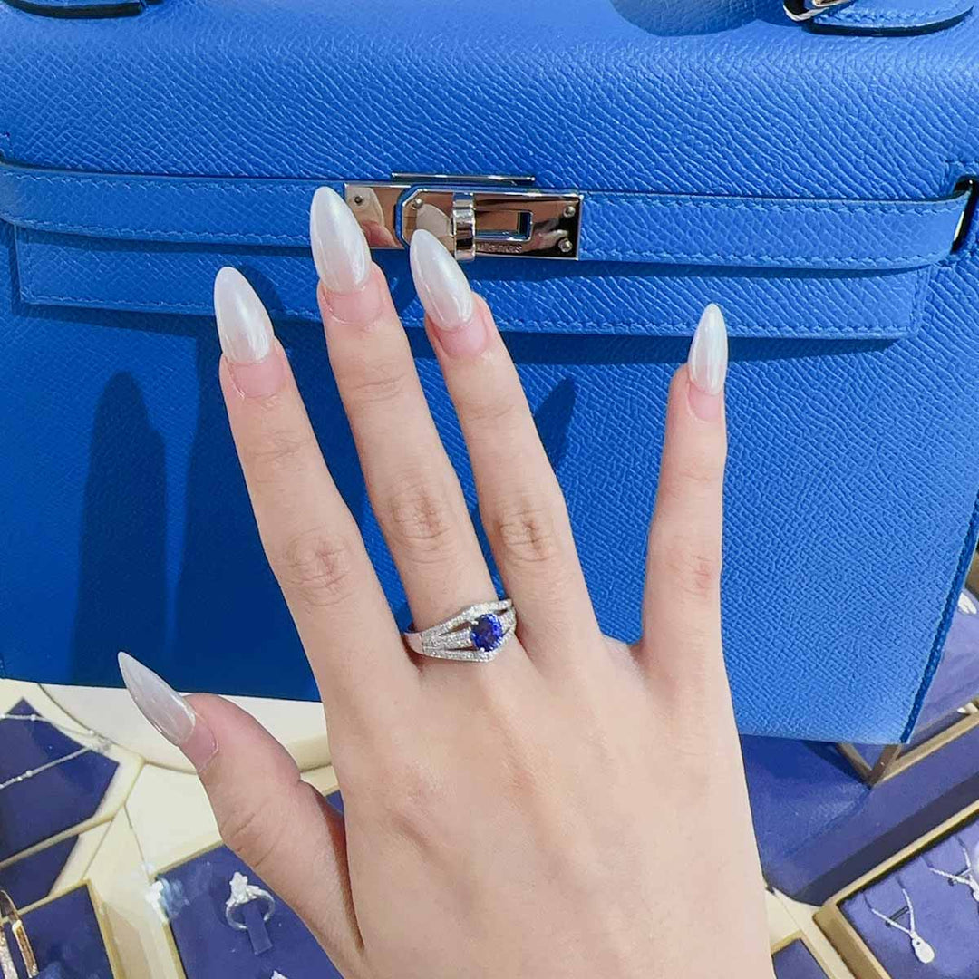 Natural Cornflower Sapphire Diamond Ring D1.56ct d0.34ct. 18K Gold