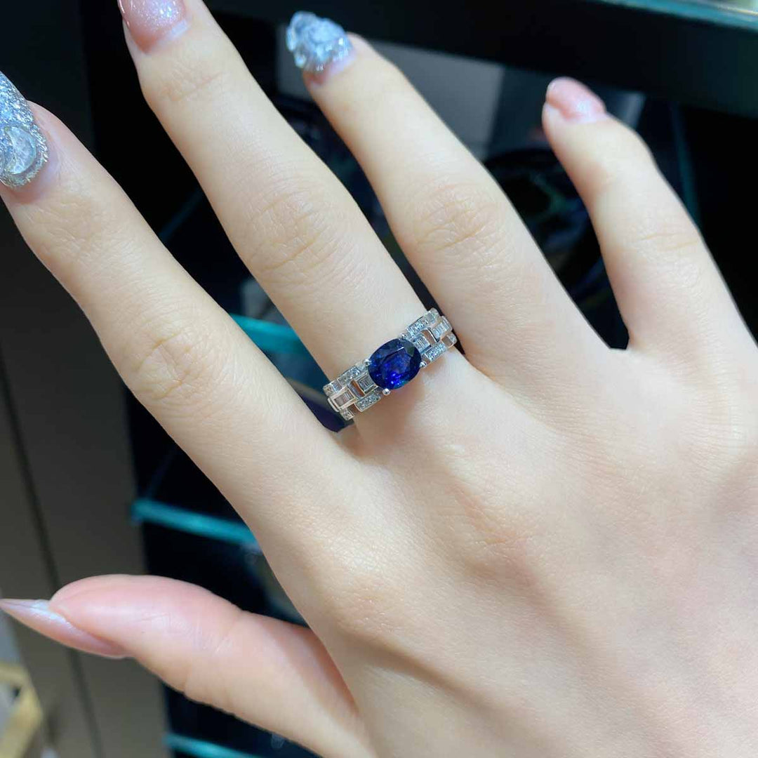 Natural Sapphire Diamond Ring D1.37ct d0.225ct. 18K Gold