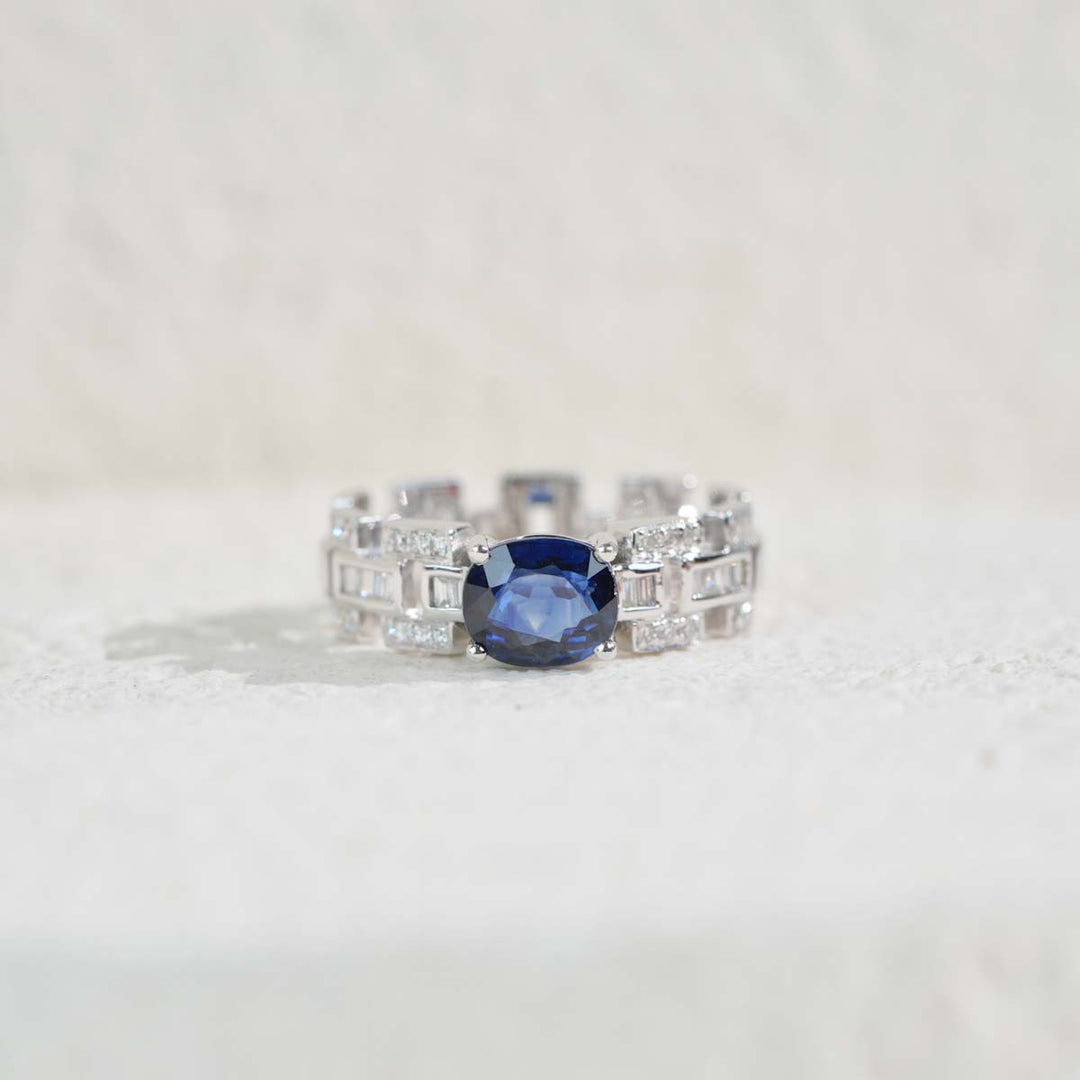 Natural Sapphire Diamond Ring D1.37ct d0.225ct. 18K Gold