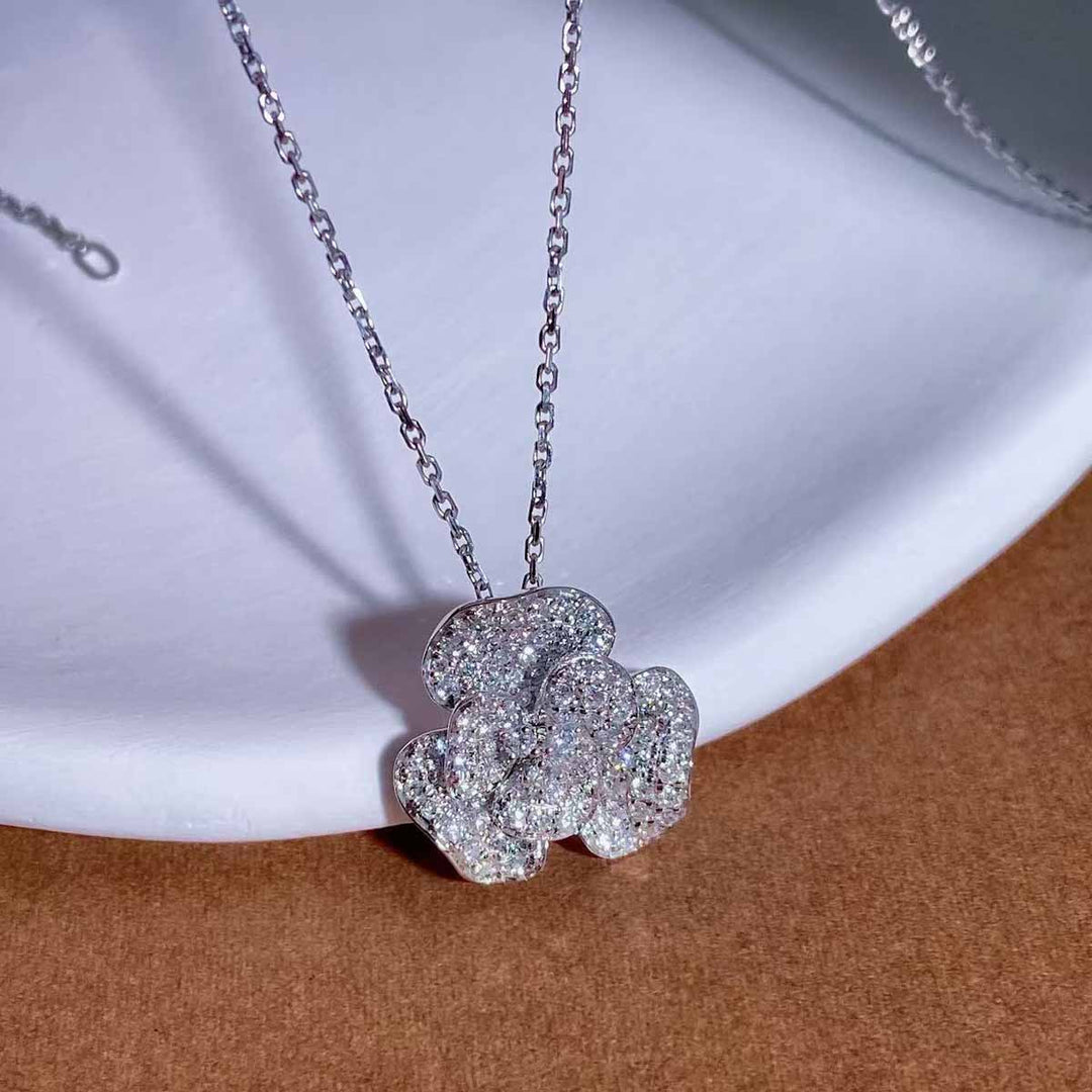White Diamond Flower Pendant 18K D0.70ct