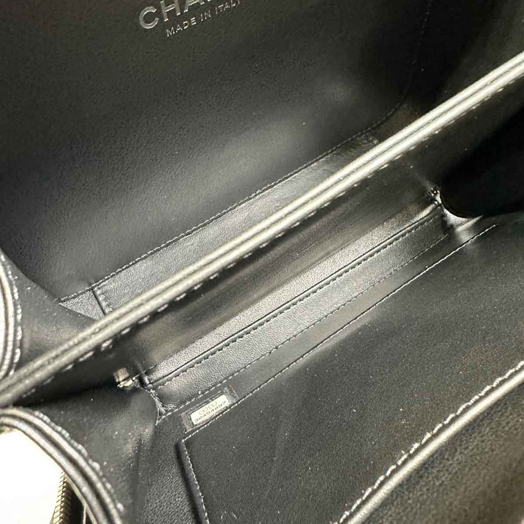 Chanel Vanity camera box so black with top handle