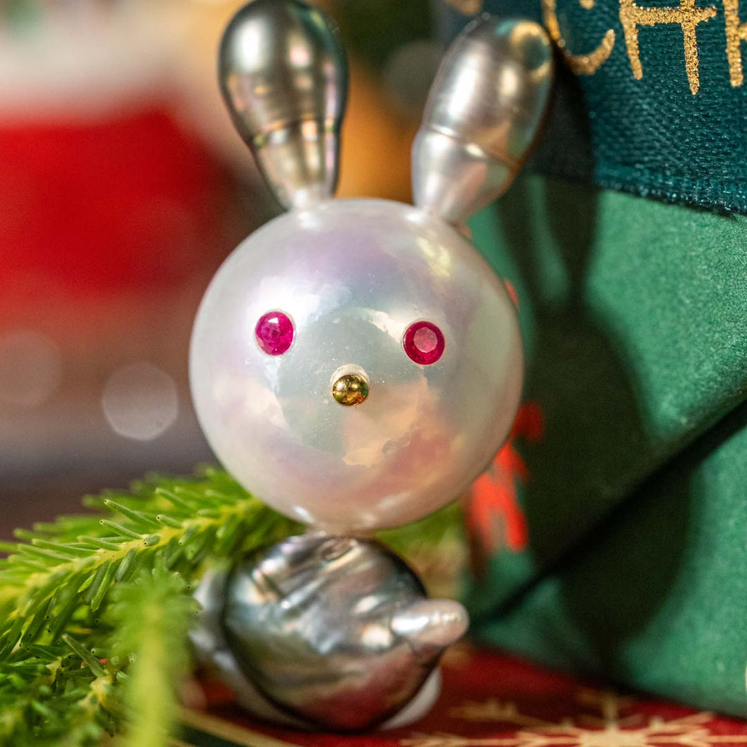 South Sea White Pearl  Rabbit Tahitian Brooch 14mm, 18K Yellow Gold