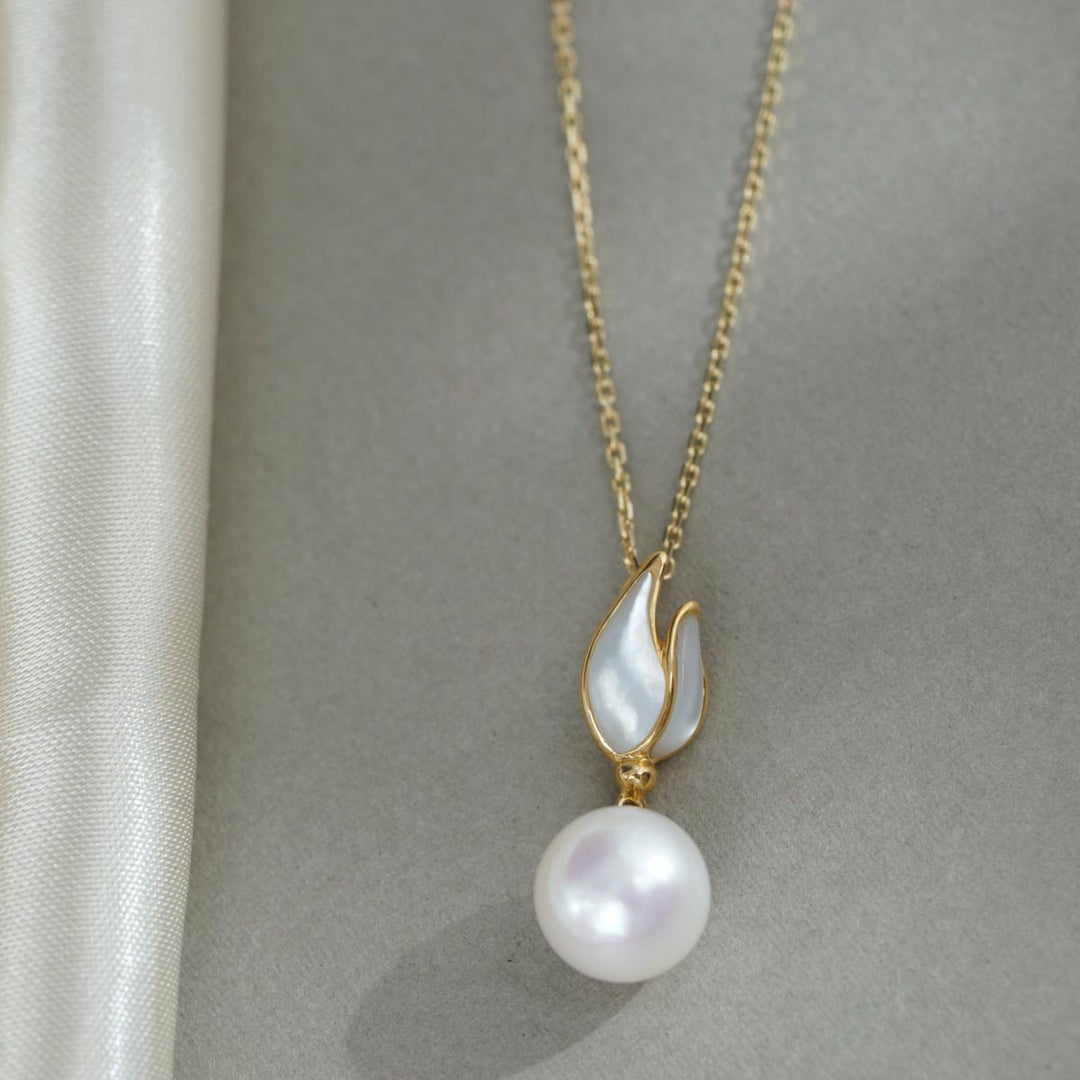 Natural Akoya Pearl Tulip Necklace 9mm, 18K Gold