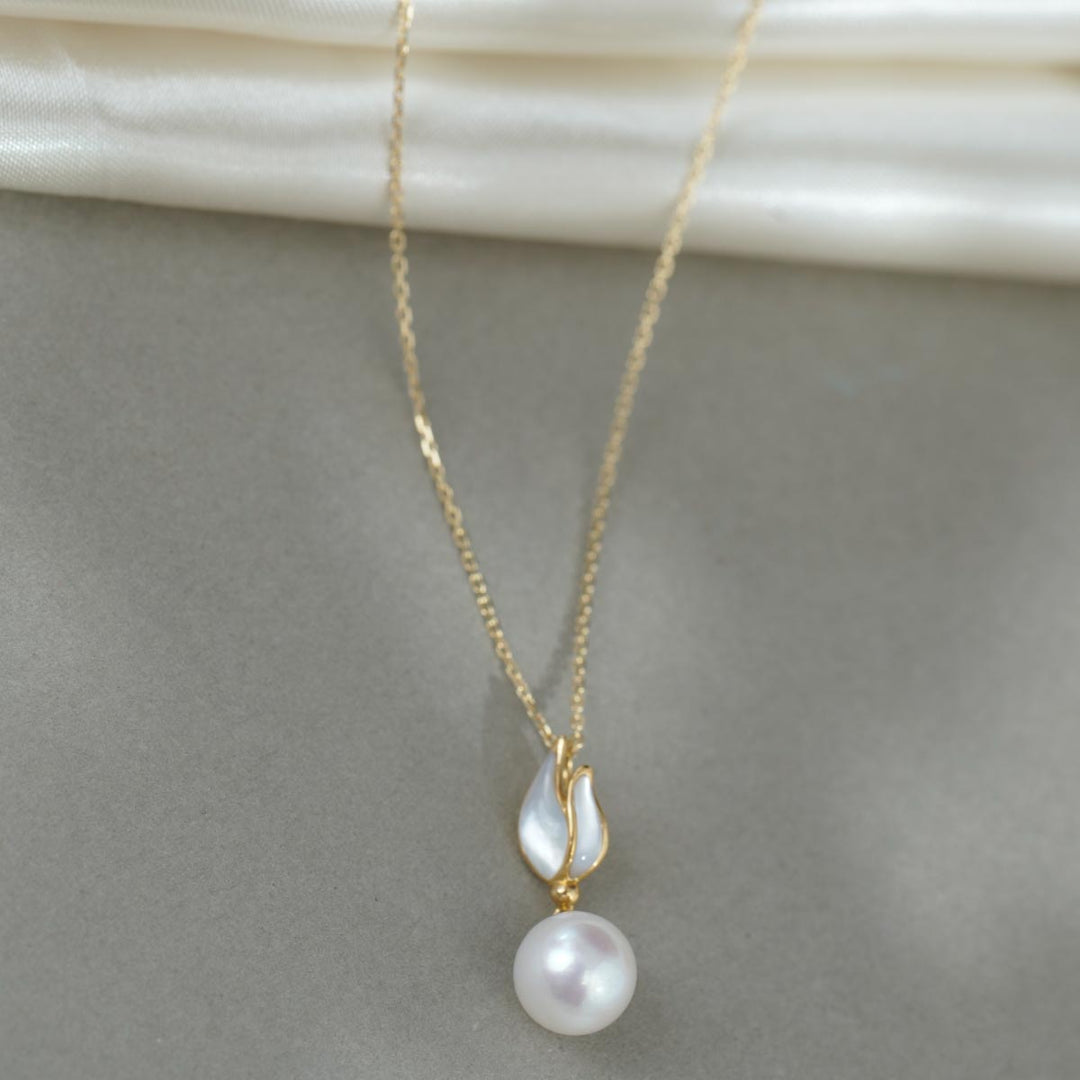 Natural Akoya Pearl Tulip Necklace 9mm, 18K Gold