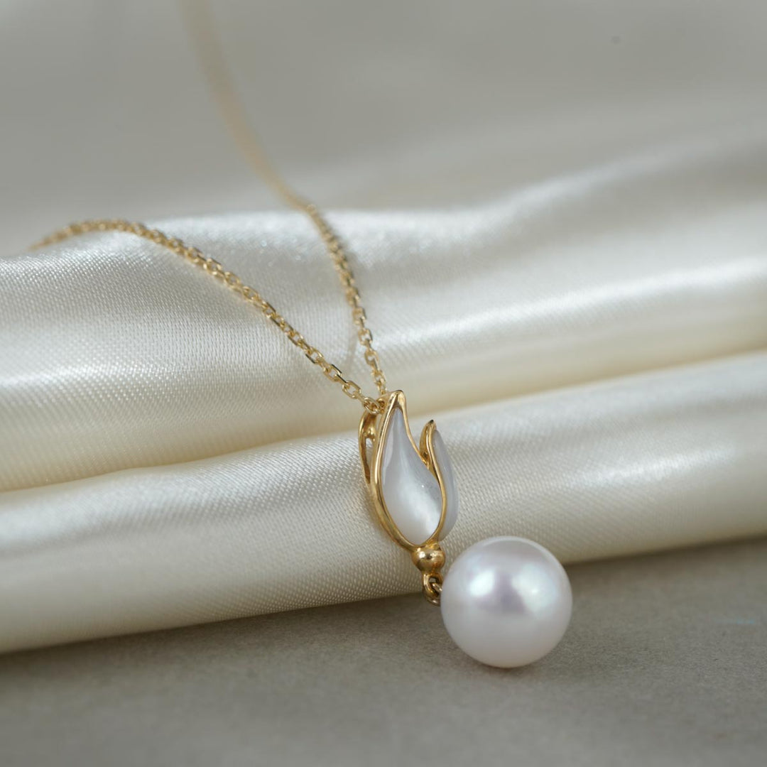 Natural Akoya Pearl Tulip Necklace 9mm, 18K Gold
