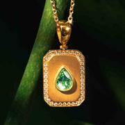 Natural Emerald Diamond Necklace  D0.277ct d0.114ct. 18K