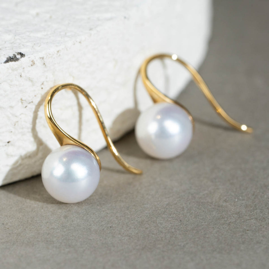 Akoya Pearl Ear Hook 8.6mm, 18K Gold