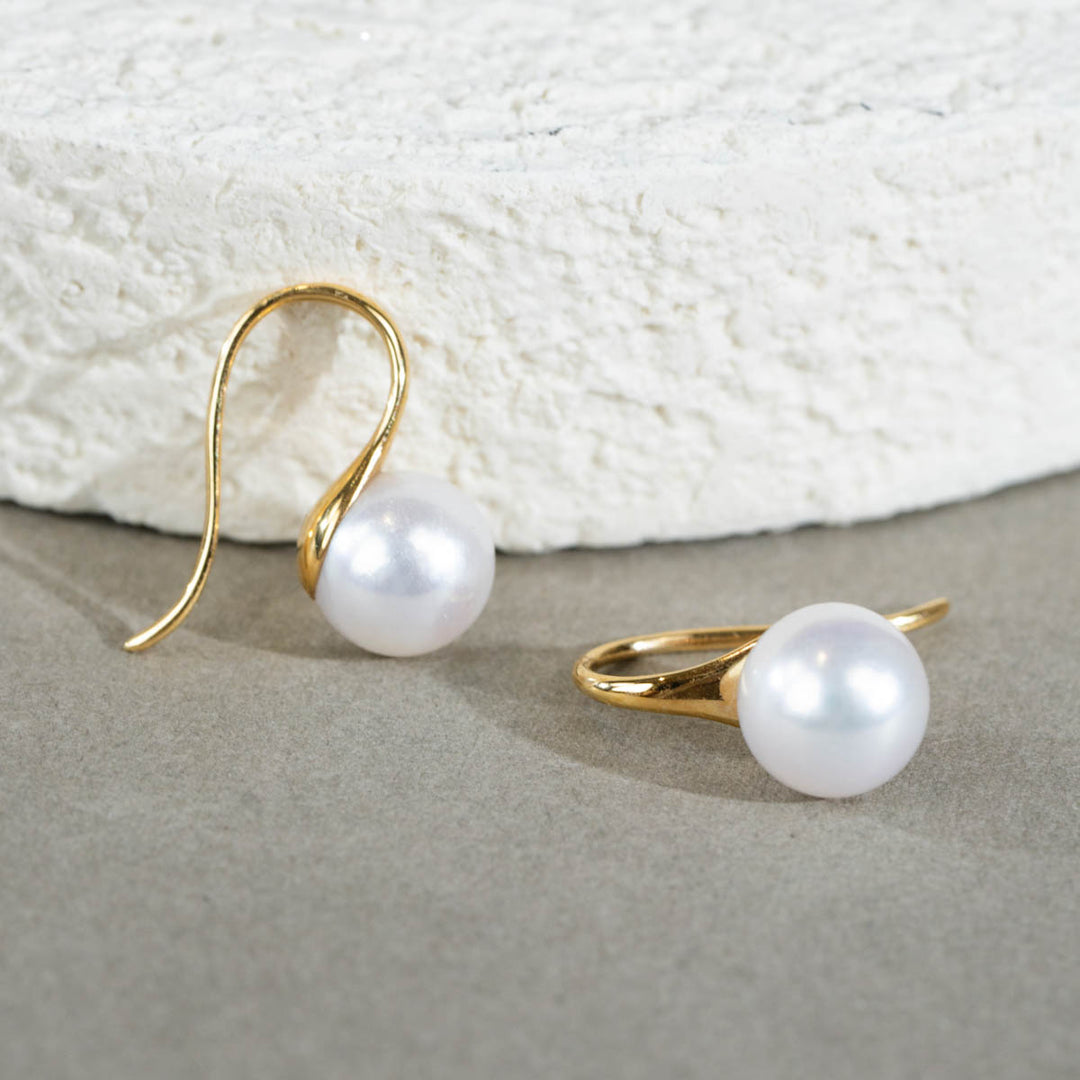 Akoya Pearl Ear Hook 8.6mm, 18K Gold