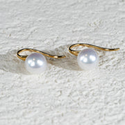 Akoya Pearl Ear Hook 8.6mm, 18K Gold