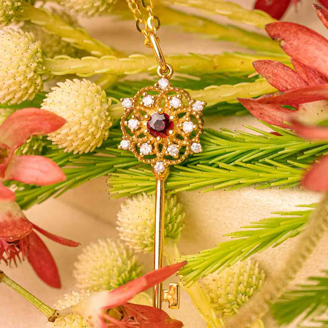 Natural Ruby Key Necklace D:0.08ct d:0.1ct 18k