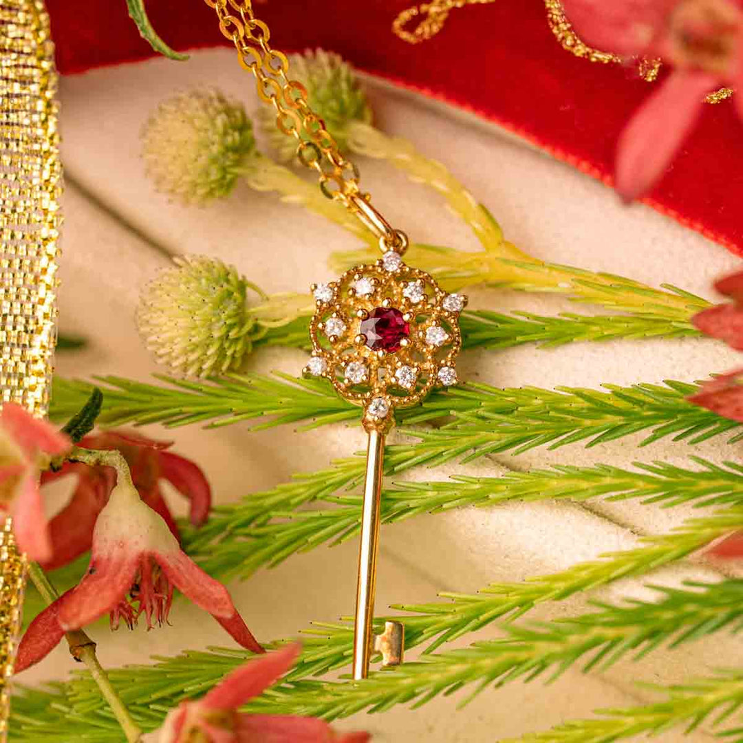 Natural Ruby Key Necklace D:0.08ct d:0.1ct 18k