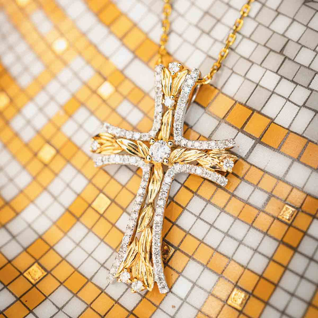 Natural White Diamond Leaf Cross Necklace D0.36ct, 18K