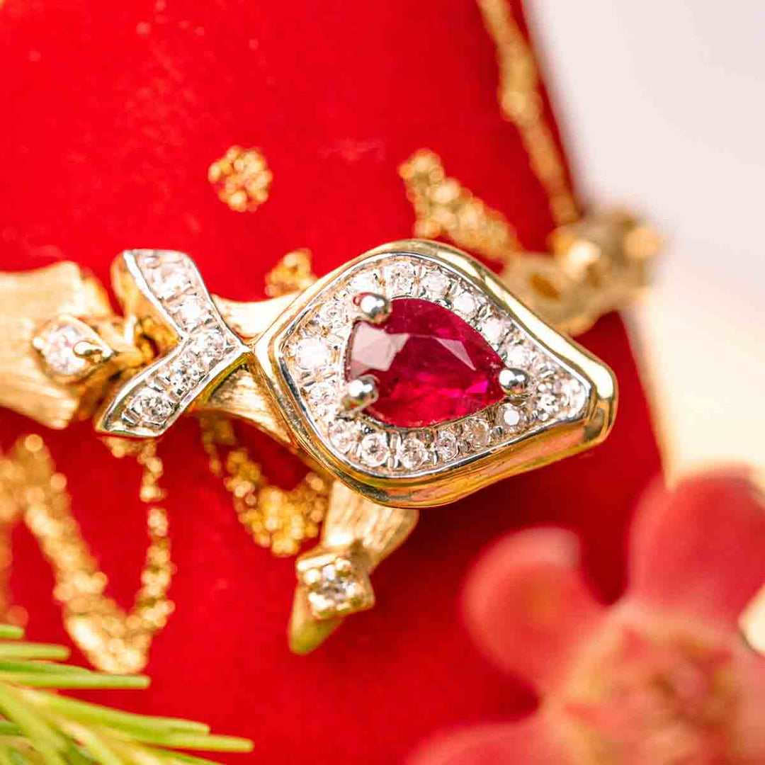 Natural Ruby Diamond Snake Ring D0.25ct d0.10ct. 18K Pigeon Blood