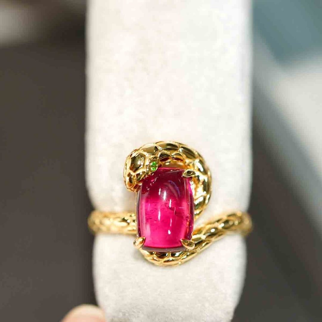 Cabochon Rubellite Serpenti Ring D2.55ct. 18K Purplish Pink