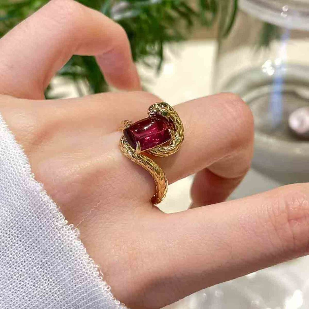 Cabochon Rubellite Serpenti Ring D2.55ct. 18K Purplish Pink