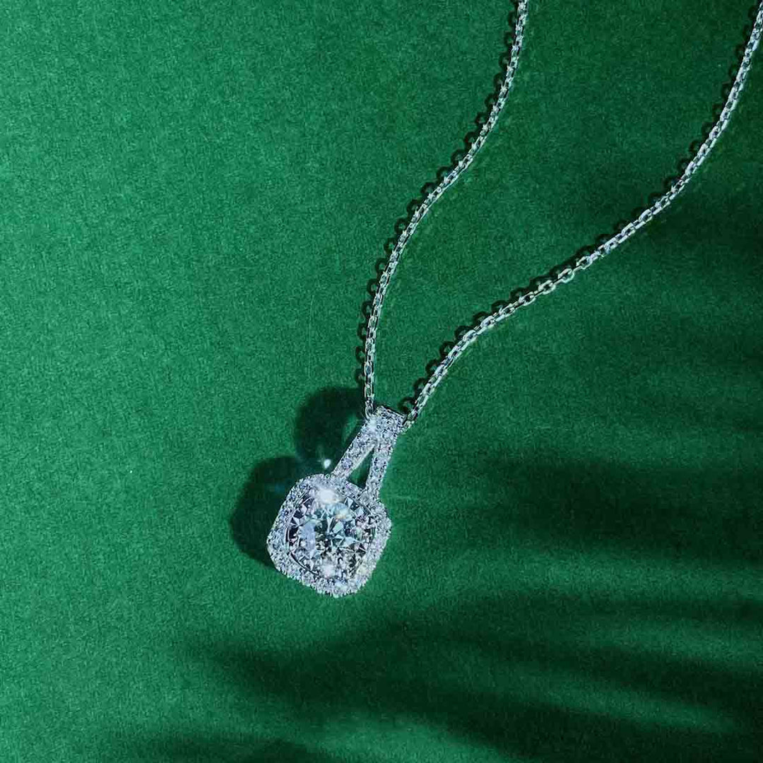 Natural White Diamond Necklace D0.52ct d0.29ct,18K