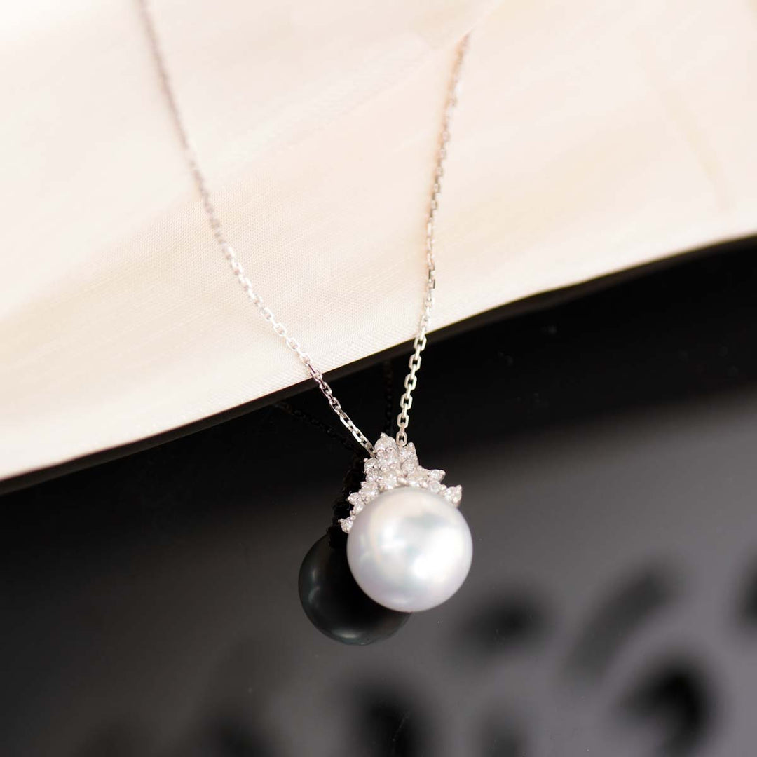 Natural SK South Sea White Pearl Necklace 12.0mm, Diamond 0.35ct Pt900 Platinum/18K Gold PSL