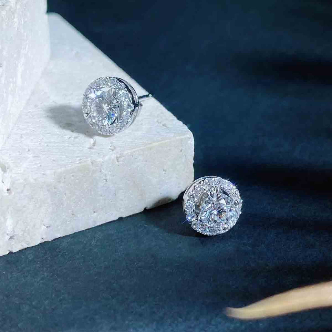 Natural White Diamond Earrings. D0.65ct d0.28ct 18K