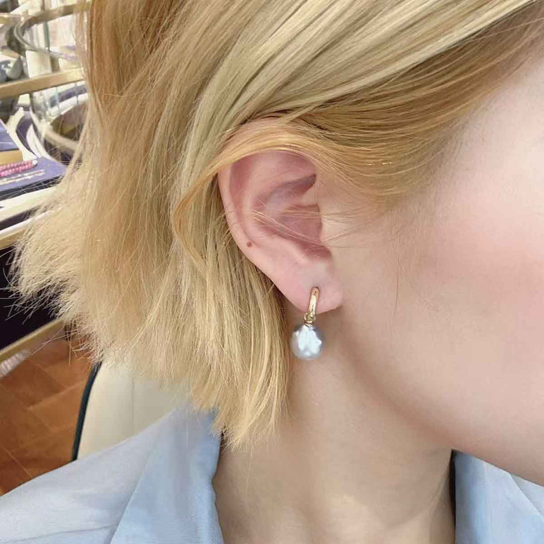 Natural South Sea Baroque Pearl hHoop Earrings.18k 15*13mm