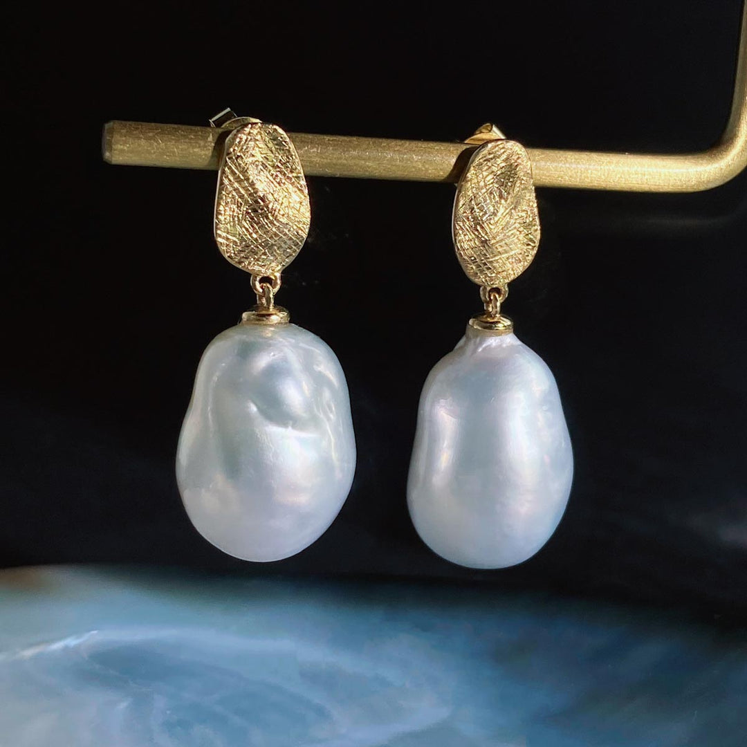Natural Seawater Baroque Pearl Earrings.18k 12-13mm