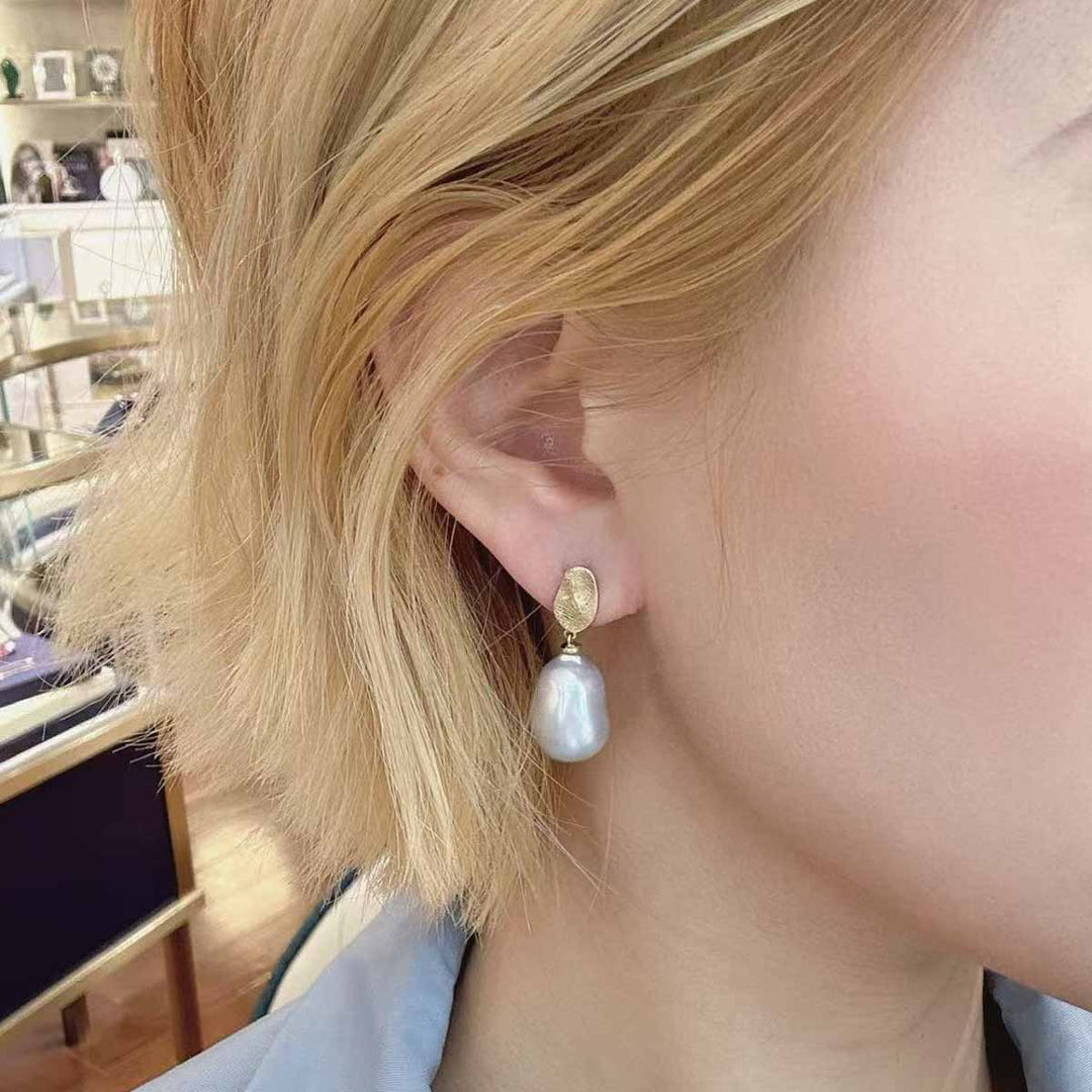 Natural Seawater Baroque Pearl Earrings.18k 12-13mm