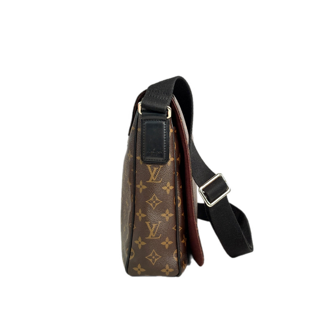 Louis Vuitton Men’s Monogram Messenger Bag