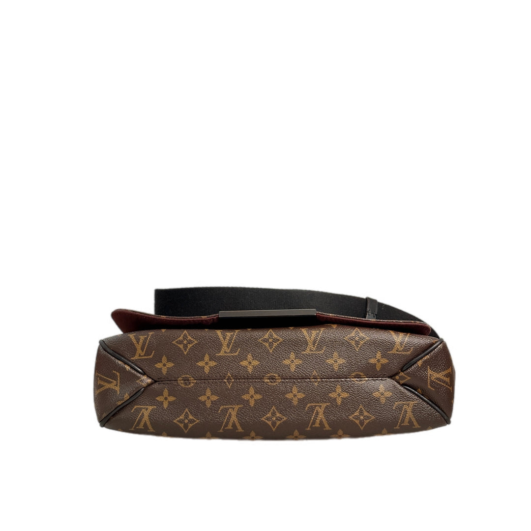 Louis Vuitton Men’s Monogram Messenger Bag
