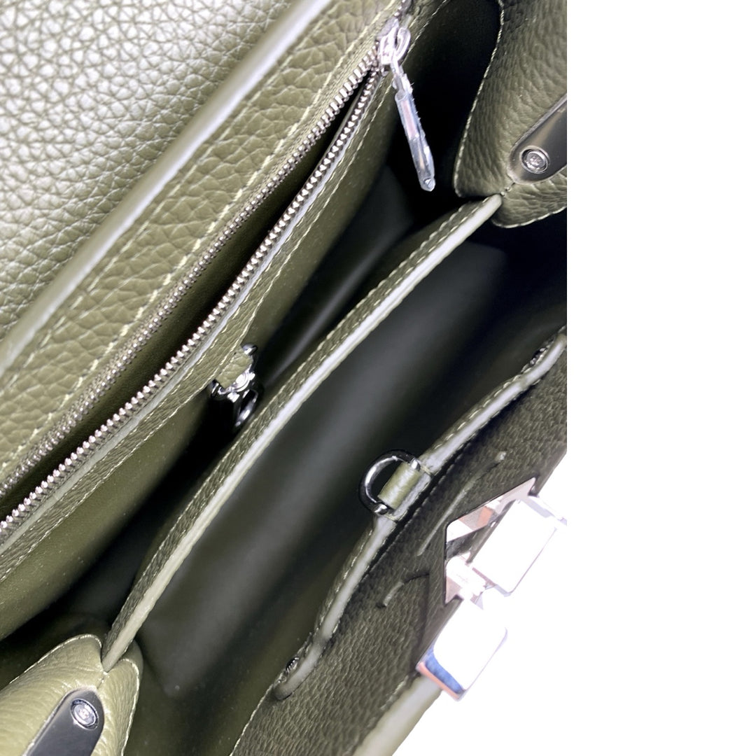Louis Vuitton Capucines Dark Green BB 27cm