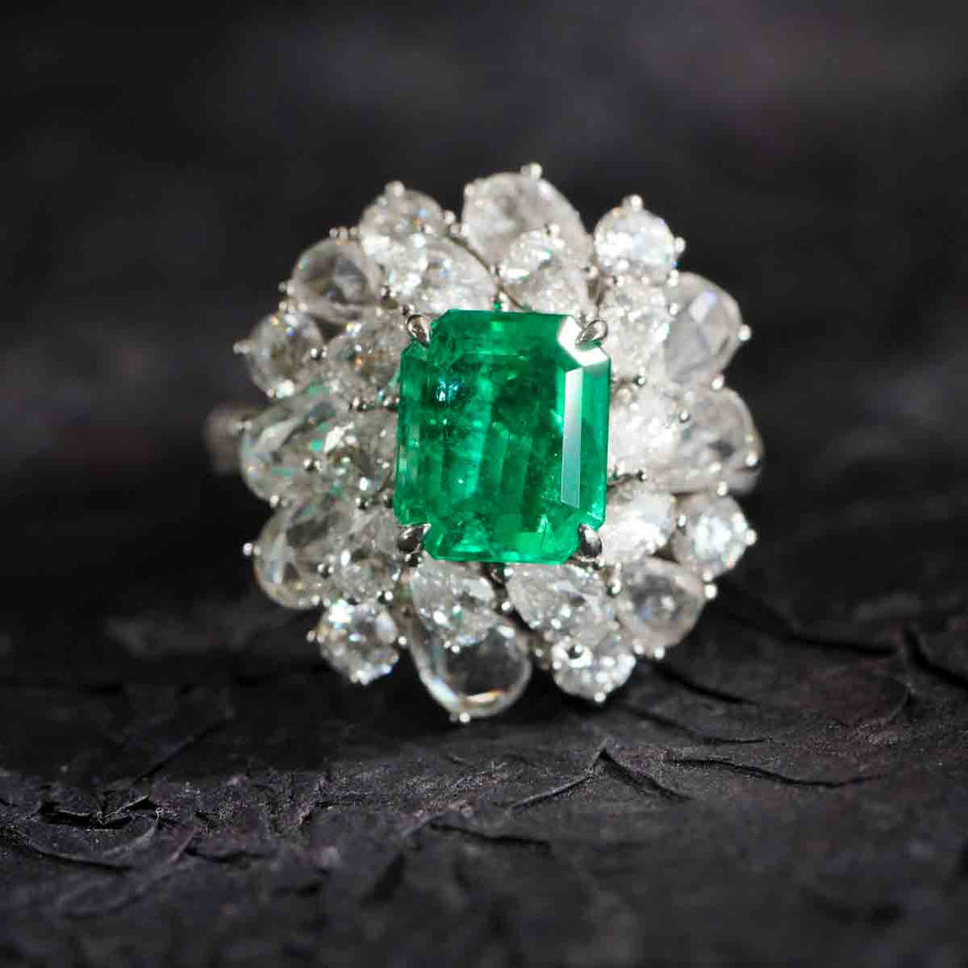 Columbia Emerald Diamond Ring D2.55ct d3.0ct. 18K White Gold