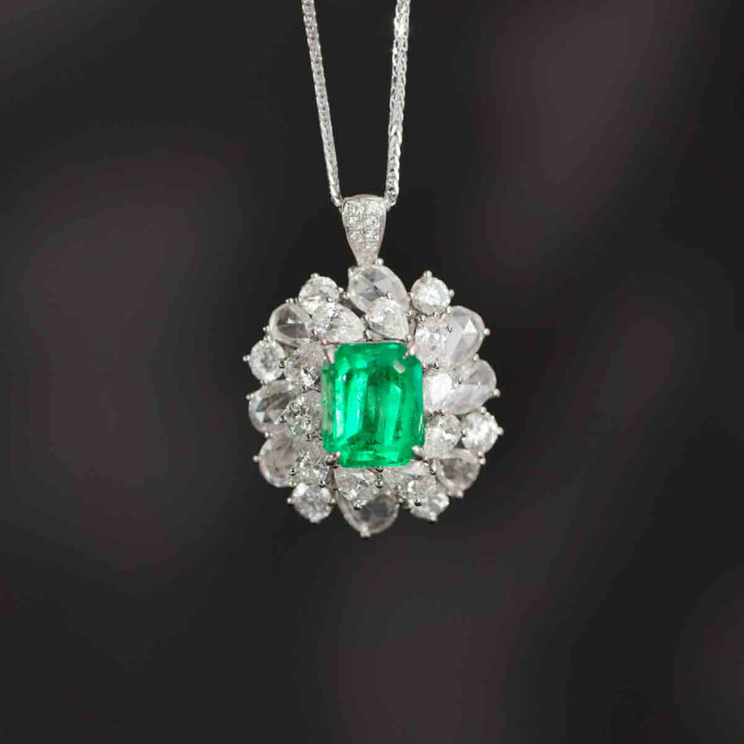Columbia Emerald Diamond Ring D2.55ct d3.0ct. 18K White Gold