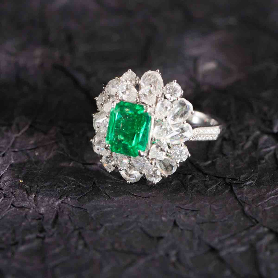 Columbia Emerald Diamond Ring D2.55ct d3.0ct. 18K White Gold