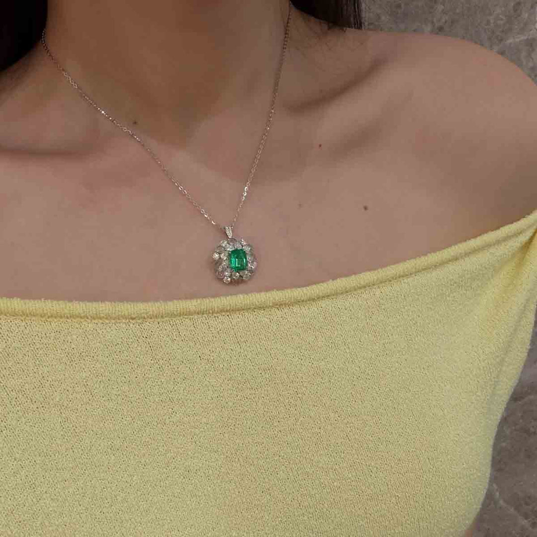 Columbia Emerald Diamond Ring D2.55ct d3.0ct. 18K White Gold