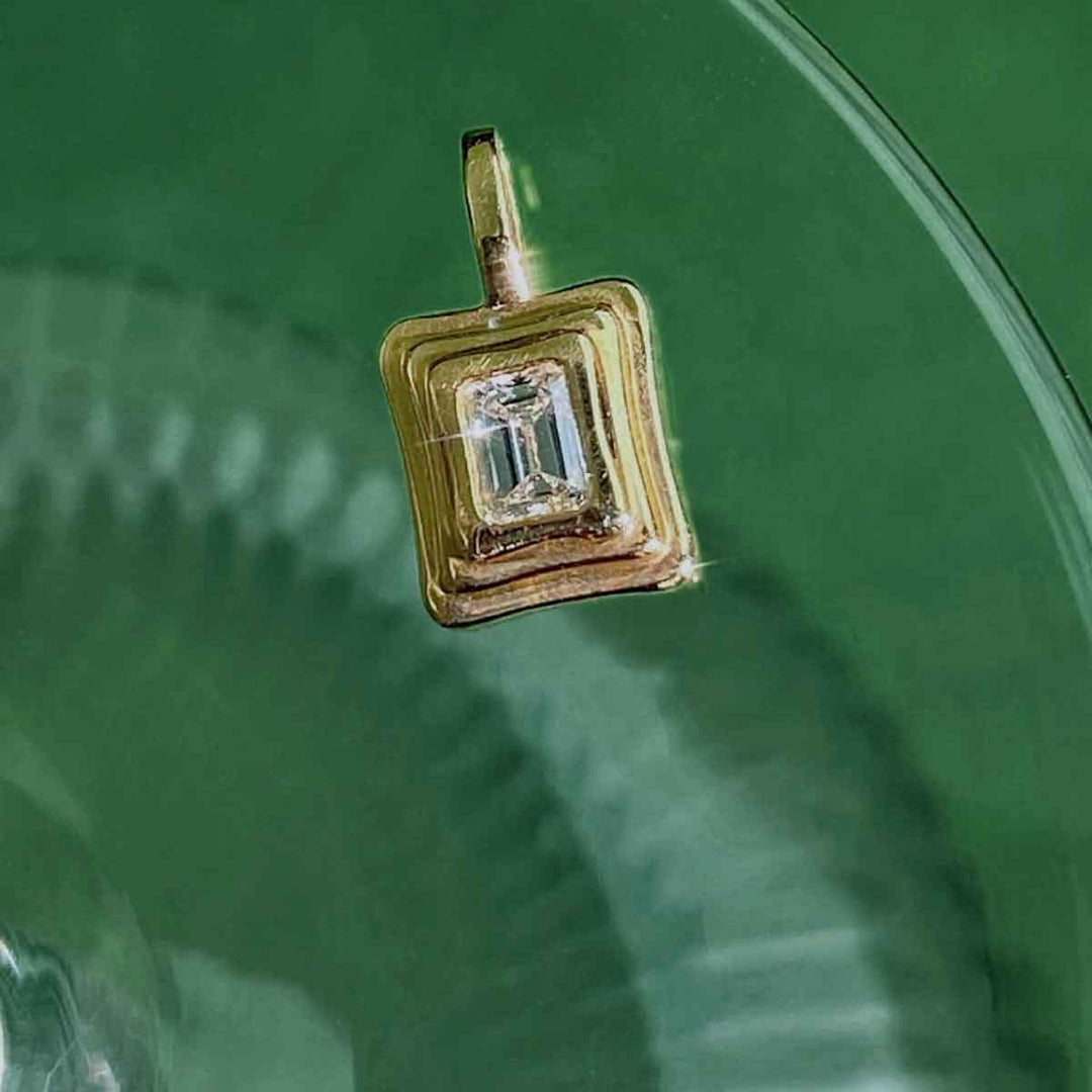 Natural White Diamond Emerald Cut Necklace 18K D0.20ct