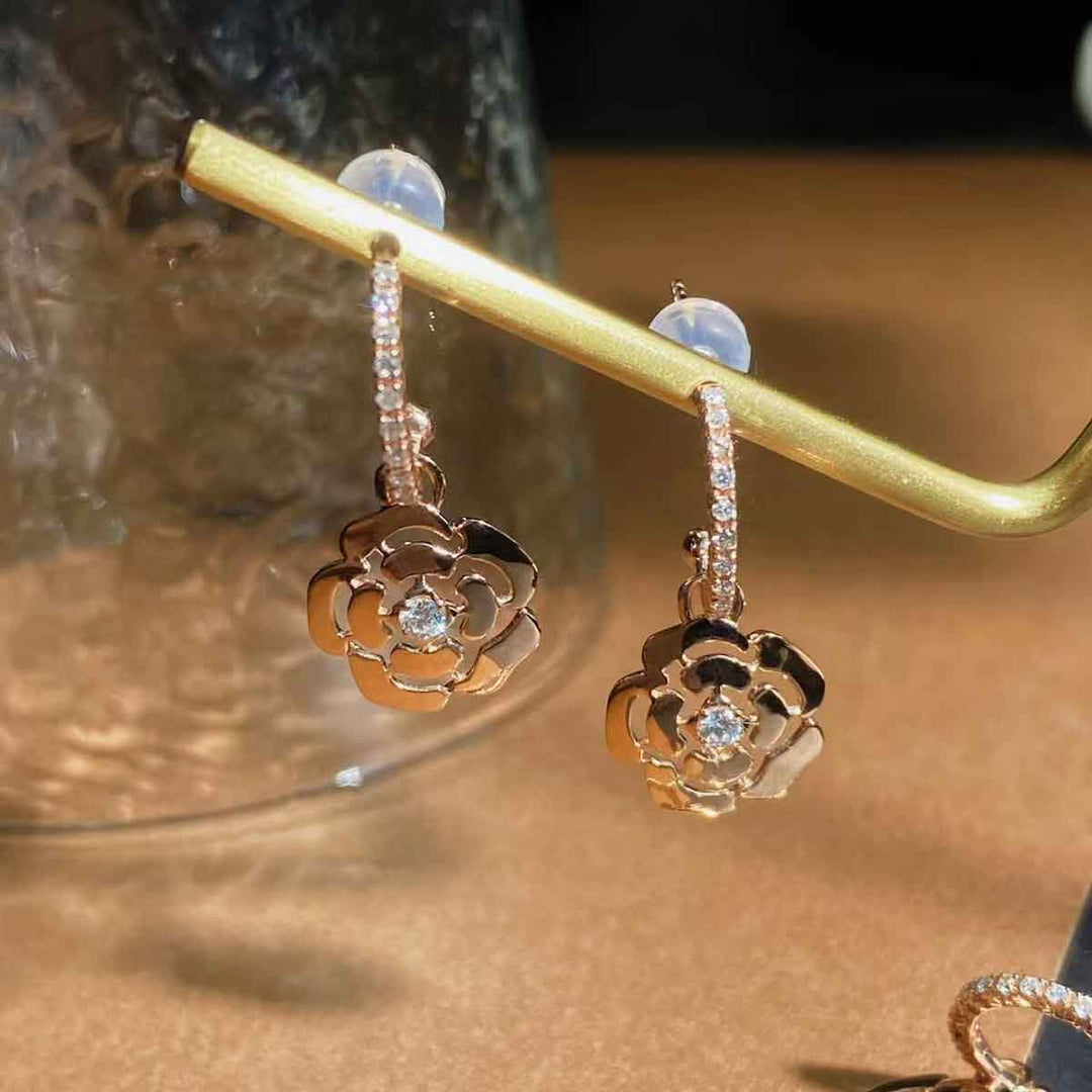 Natural White Diamond Flower Earrings. D0.22ct, 18K