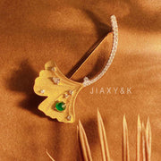 Natural Emerald Diamond Brooch D0.275ct d0.273ct. 18K