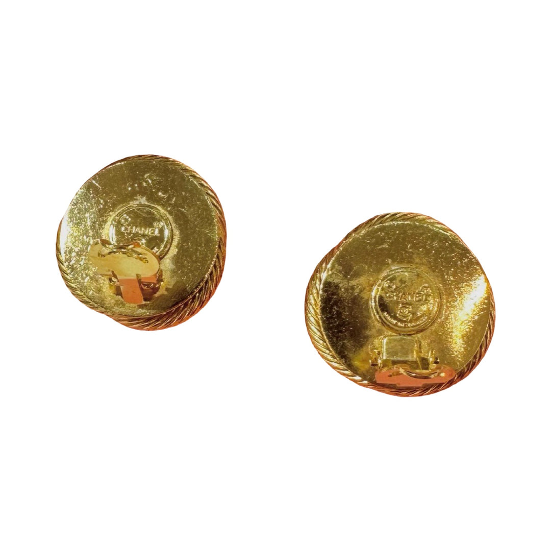 Chanel Vintage Clip On Earrings With Pearl