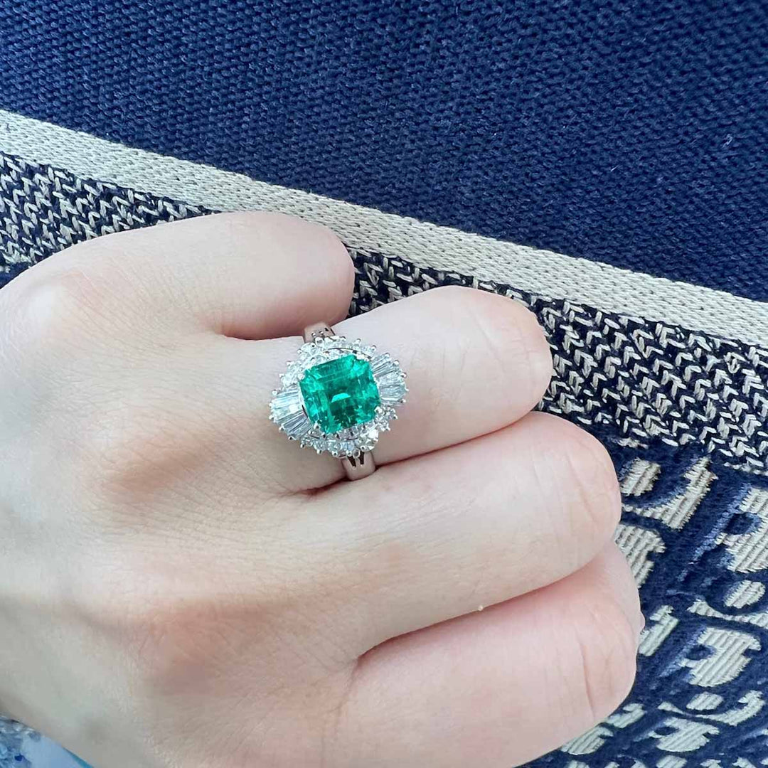 Columbia Natural Emerald Diamond Ring D1.77ct d0.6ct Platinum