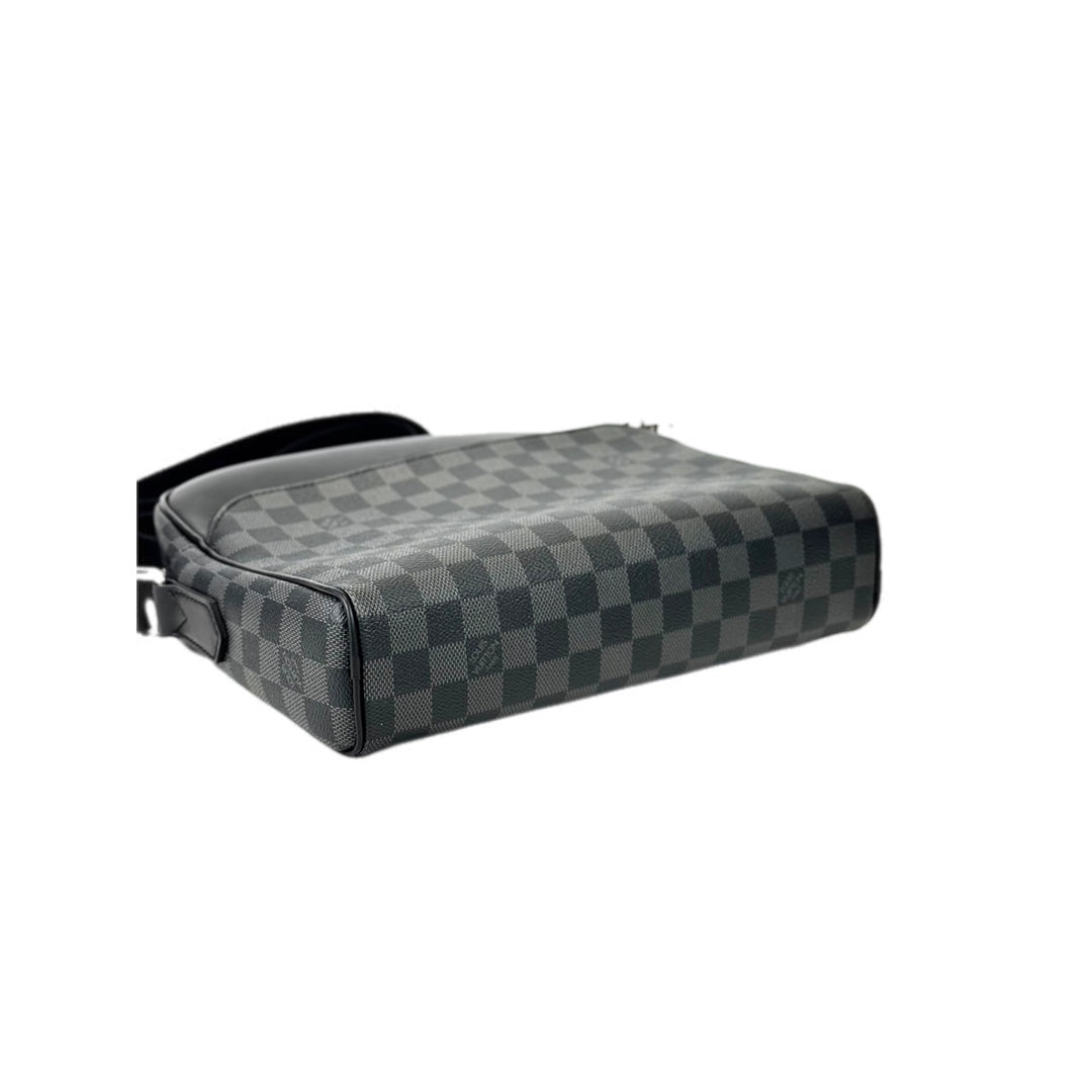 Louis Vuitton Messenger Bags