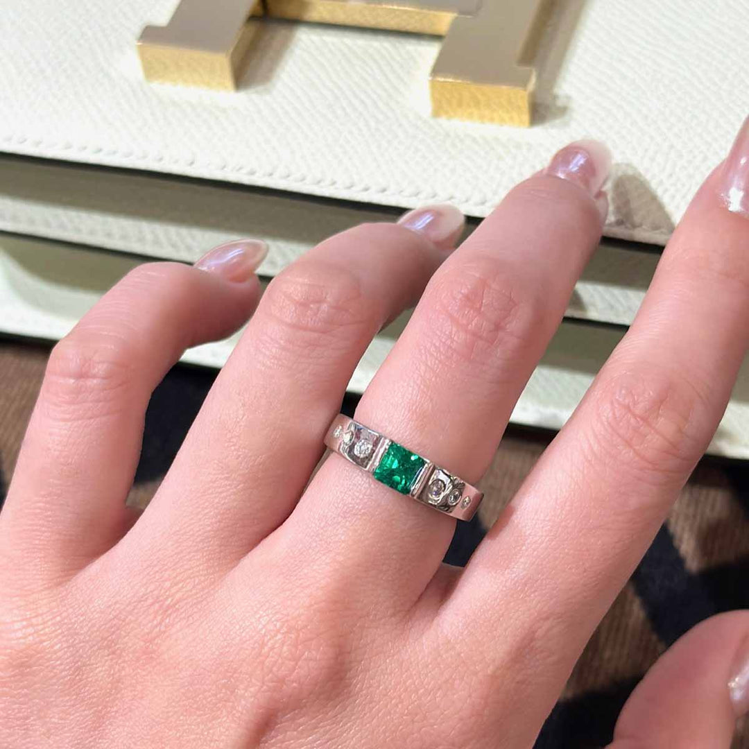 Natural Columbia Emerald Stone 0.7ct Diamond 0.14ct Ring, Platinum