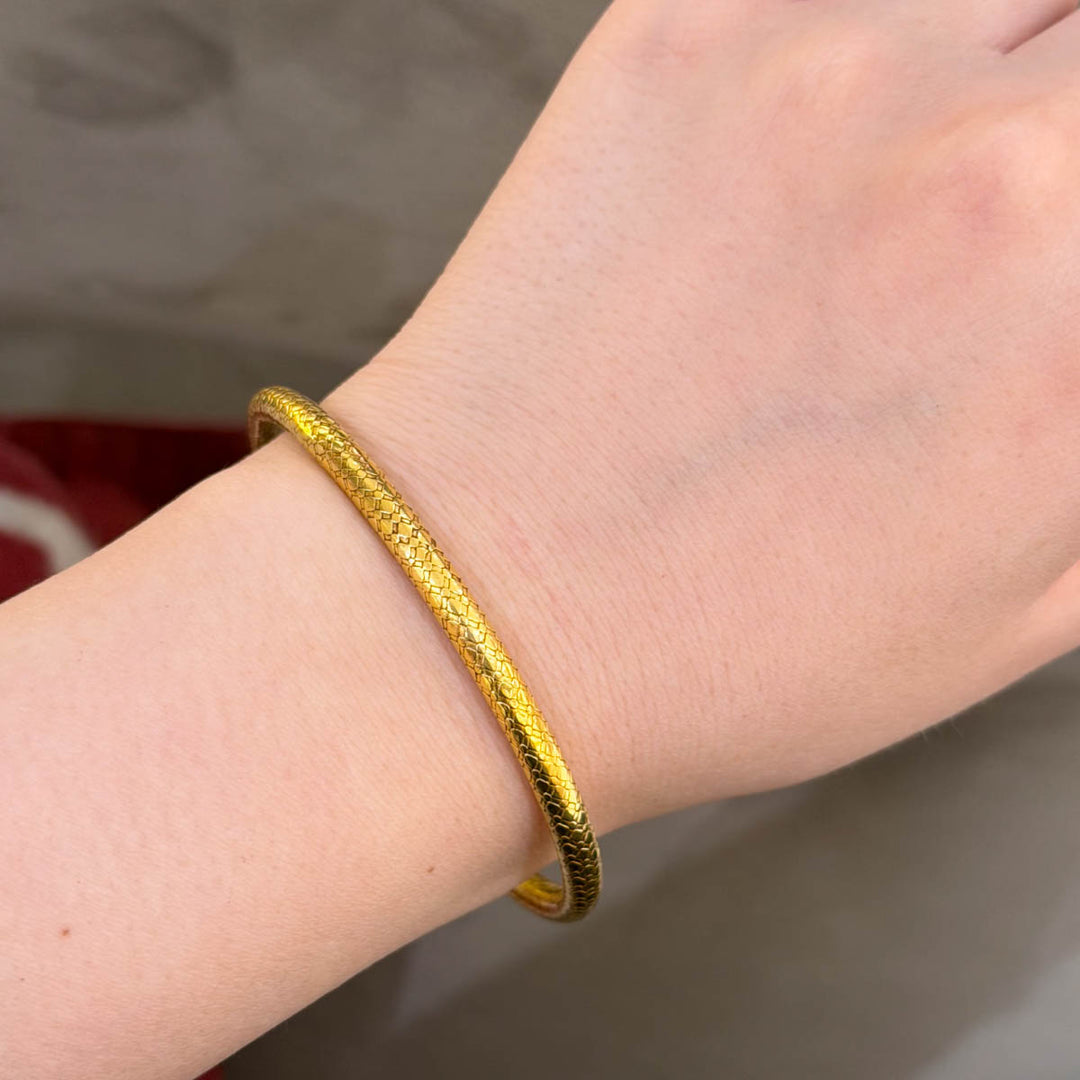 18k Solid Yellow Gold Bangle 11g