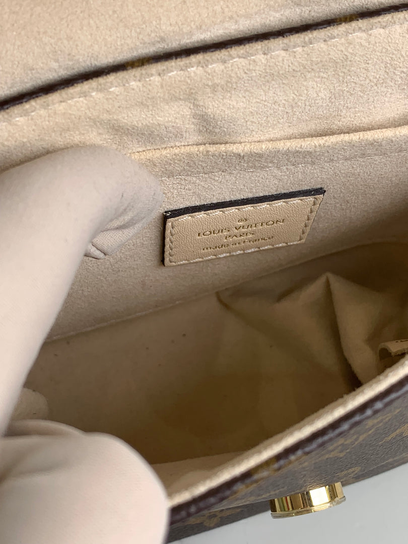 Louis Vuitton White/Monogram Locky BB Bag