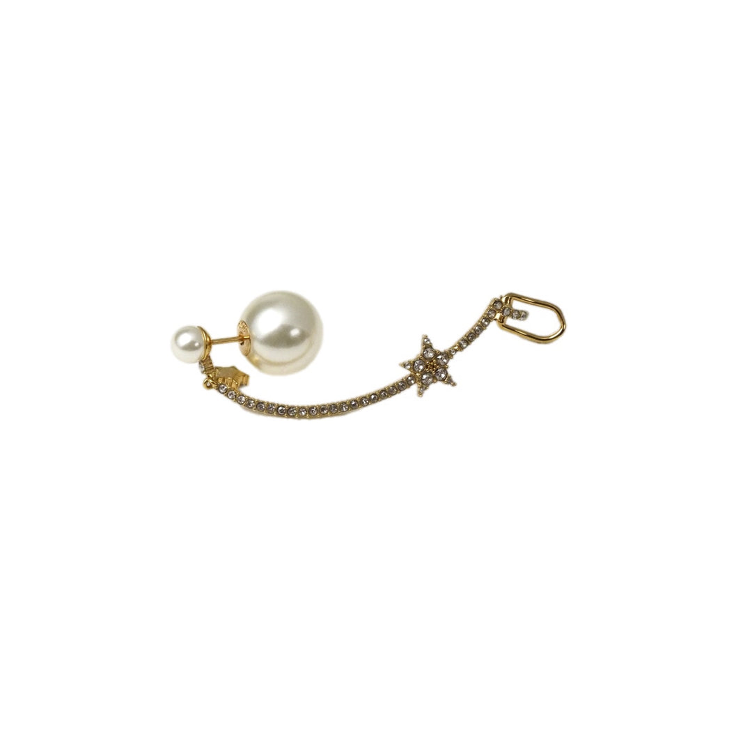 Dior Single Pearl Ear Cuff